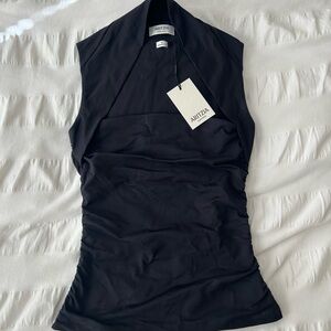 Aritzia Contour Flourish Black Top